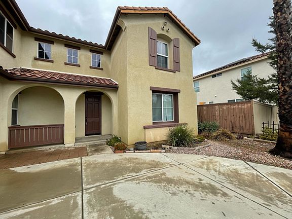 2nd image of 40471 Jennings Dr