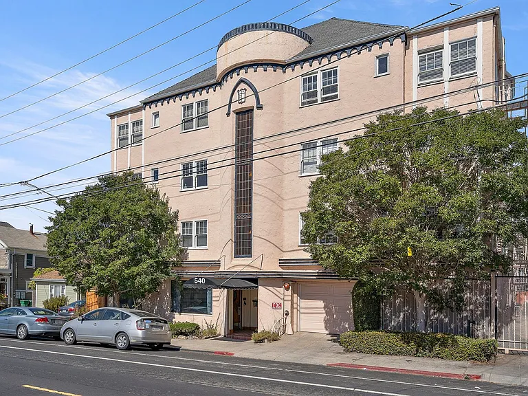540 Alcatraz Ave. — Photo 21