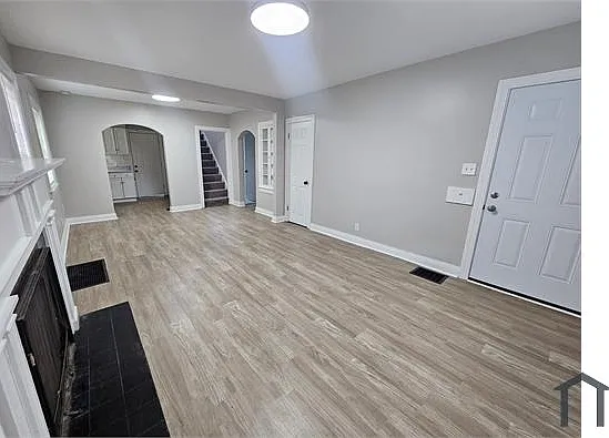 1812 Oregon Ave — Photo 1