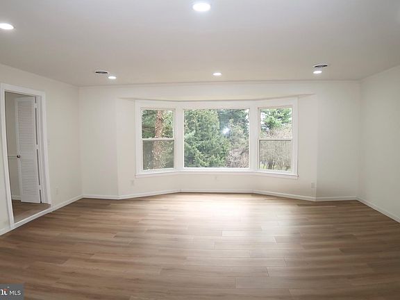 4th image of 765 Witmer Rd