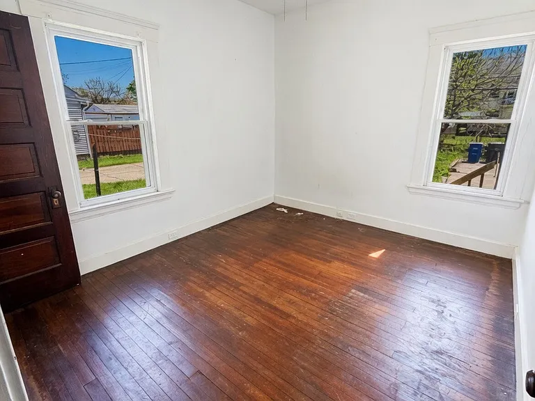10609 Bernard Ave — Photo 6