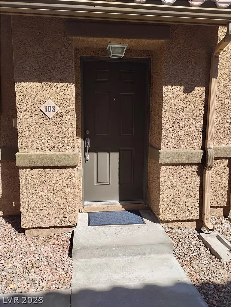 2 bed, 2.0 bath, 1220 sqft, $1,700 — Photo 1