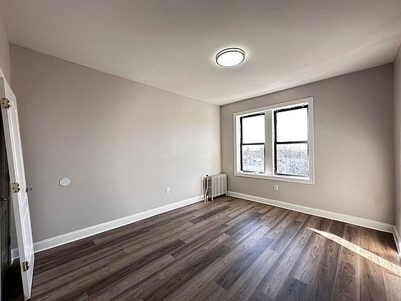 4th image of 500 Baldwin Ave APT 22