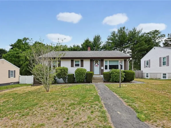 19 Louise Dr, West Warwick, RI 02893