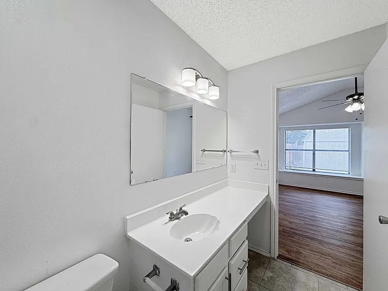 10203 Sunset Field Dr — Photo 23