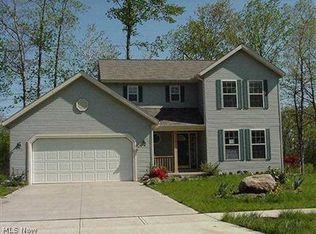 7084 Oak Tree Dr N, Lorain, OH 44053