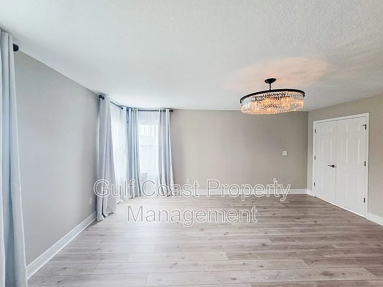 12664 Oak Hill Way — Photo 23