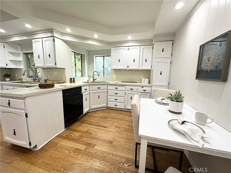 6220 Etiwanda Ave — Photo 13
