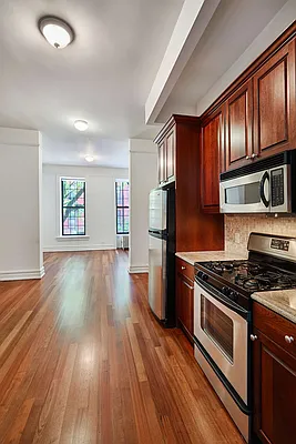 Rented by Vornado Realty Trust | media 11