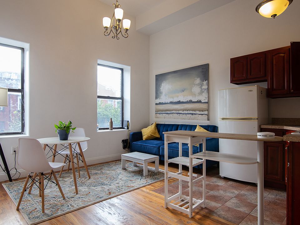 1st image of 196 Graham Ave #L3