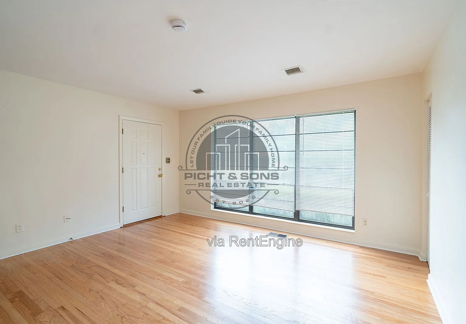 3 bed, 1.5 bath, 1012 sqft, $1,800 — Photo 4
