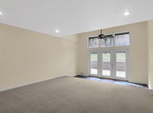 2 Stone Spring Ln APT 6, Camp Hill, PA 17011