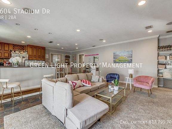 4th image of 3604 Stadium Dr