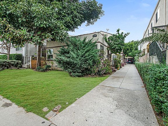 2nd image of 1728 Granville Ave #1730.5