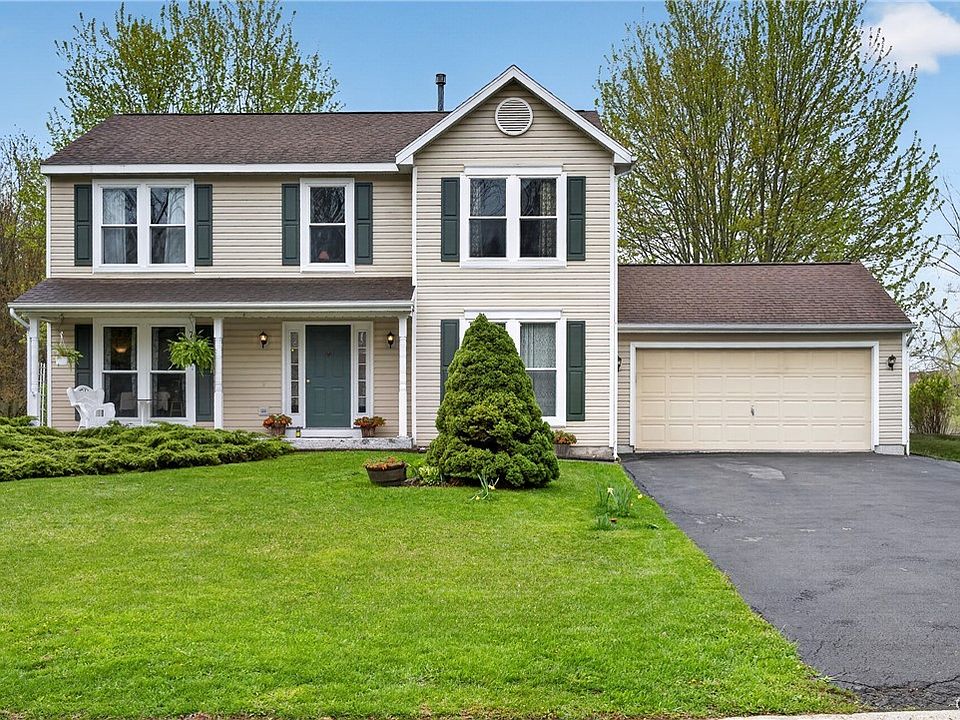 1st image of 55 Chaucer Cir