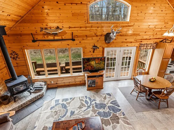 39611 Wilderness Ln, Hinckley, MN 55037
