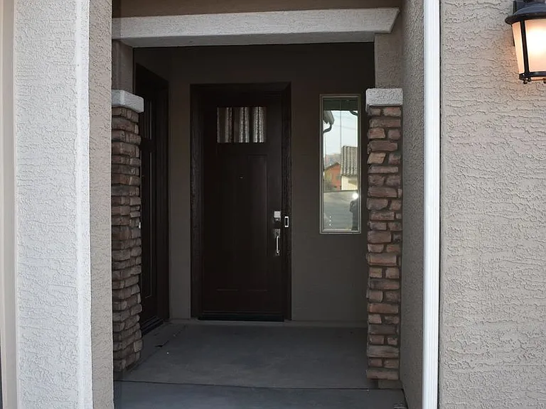 2530 W Huntington Dr #2 — Photo 3