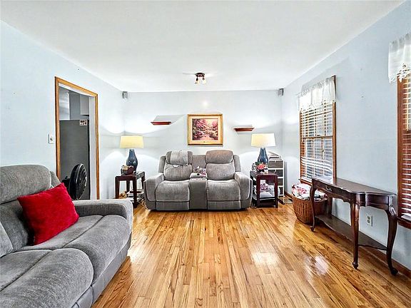 4th image of 2930 Alan Dr SW