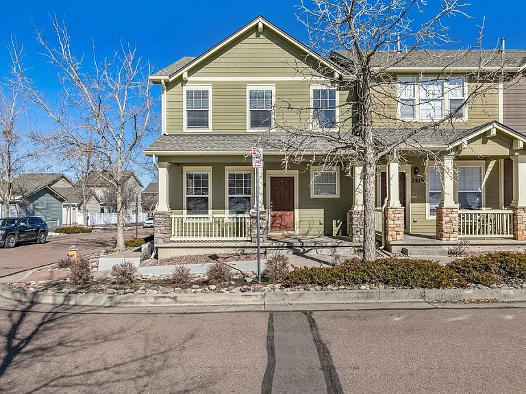 2208 Gilpin Ave — Photo 2