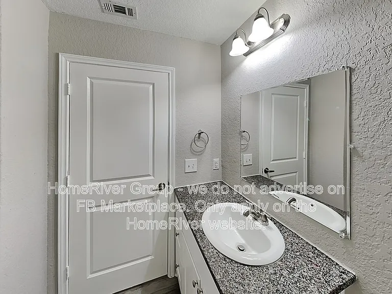 6807 Hibiscus Fls — Photo 20