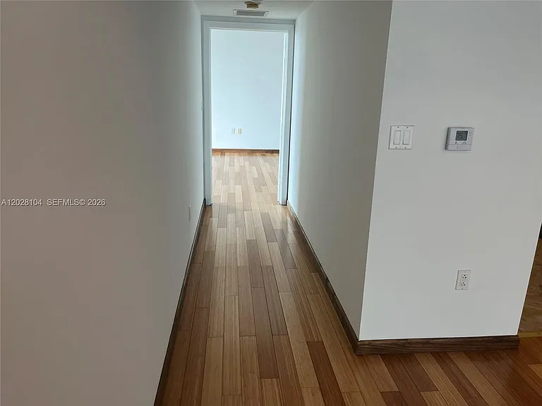 1800 N Bayshore Dr #915 — Photo 11