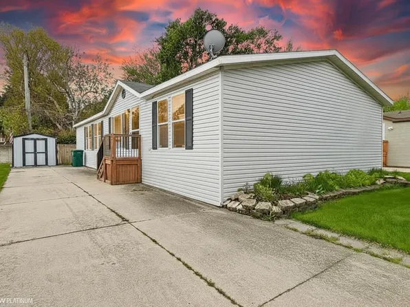 23344 Arlington Dr, Clinton Township, MI 48036