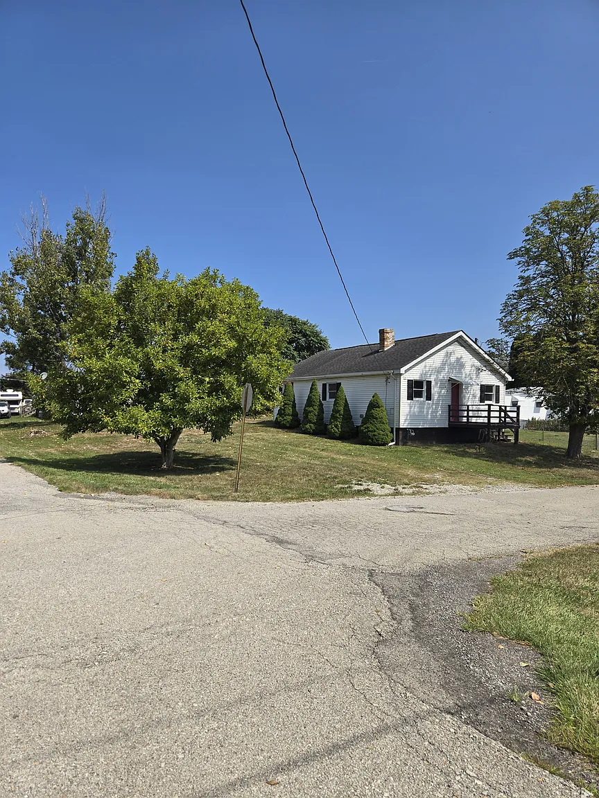 218 Adams Ave photo 1