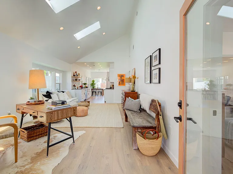 3412 Thorpe Ave — Photo 2