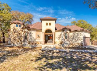 105 Saddle Up Circle, La Vernia, TX 78121