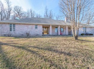 300 Woodland Loop, Marshfield, MO 65706