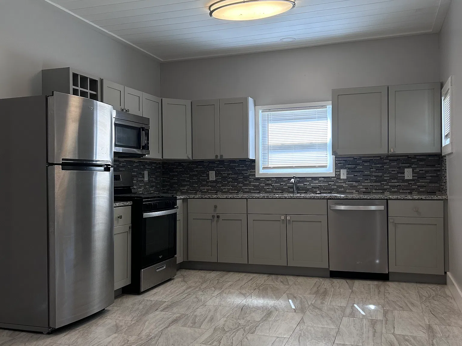 2321 Ashland Ave — Photo 3