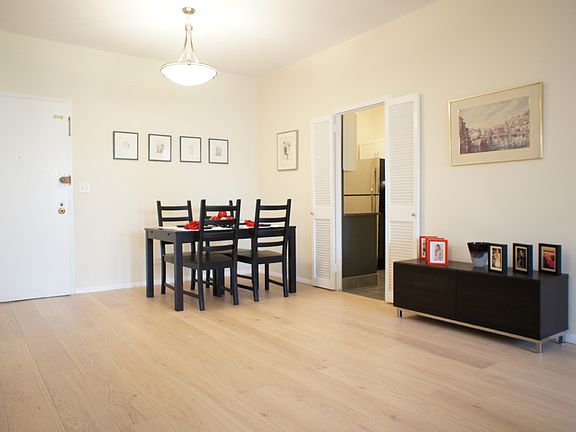 2nd image of 58 W 58th St APT 19B