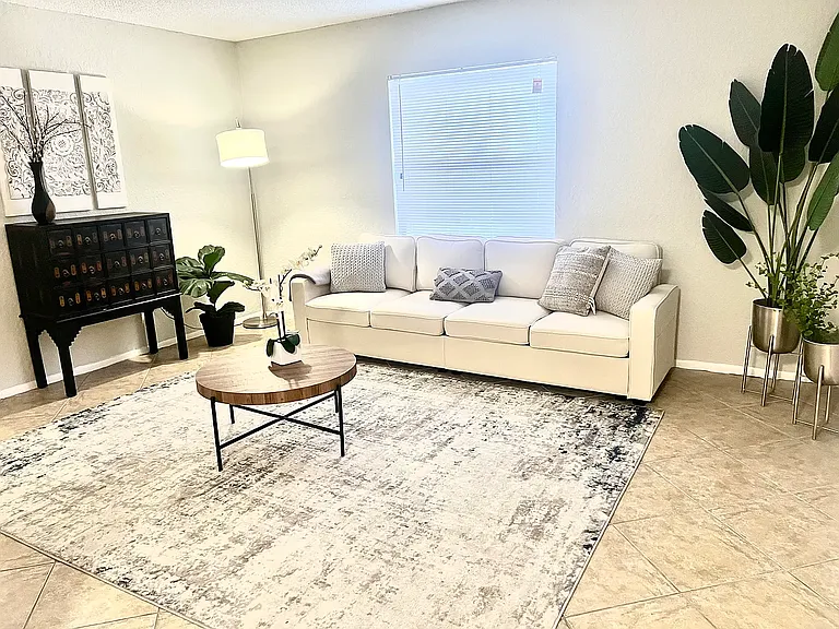 The Apartments at Oak Creek — Photo 5