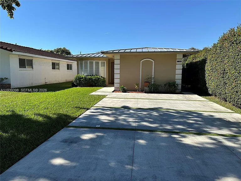 120 Pocatella St — Photo 2