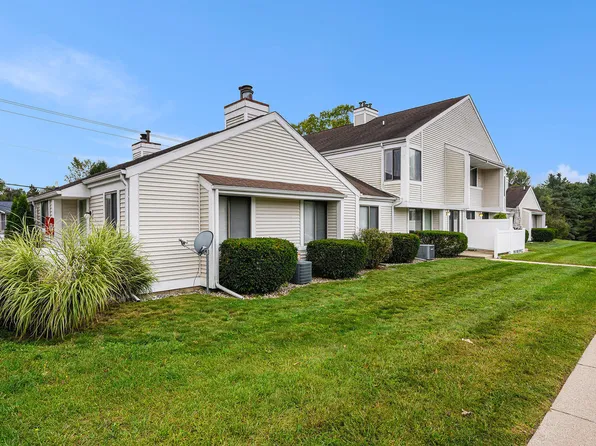 3320 Scots Pine Way APT 2, Portage, MI 49024
