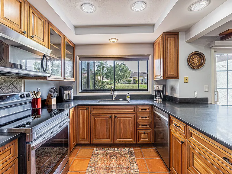5427 Villa Deste Ct — Photo 9