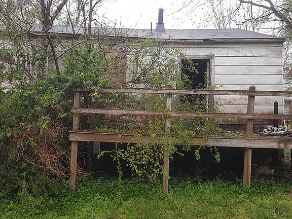 3rd image of 43 Circle Dr