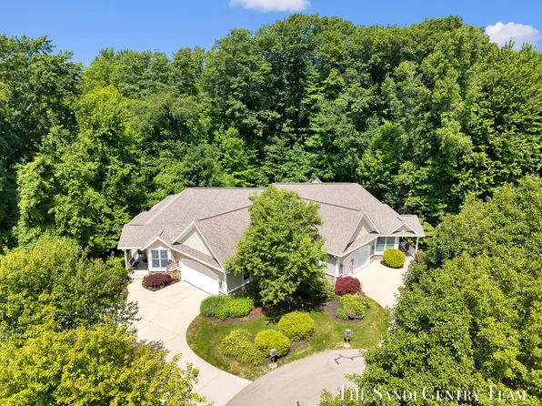 16300 Riverdale Ct #38, Spring Lake, MI 49456