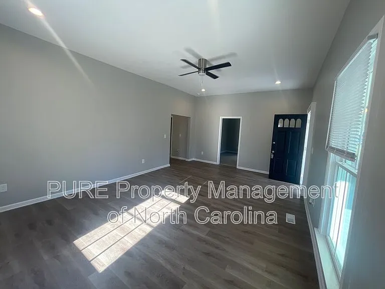 608 S Yadkin Ave — Photo 6