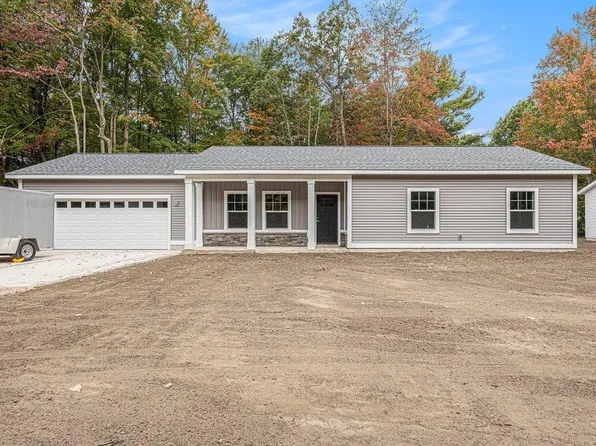18895 148th Ave, Spring Lake, MI 49456