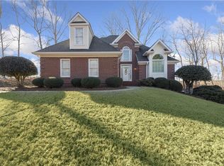 24 Laurel Lakes Dr, Carrollton, GA 30116