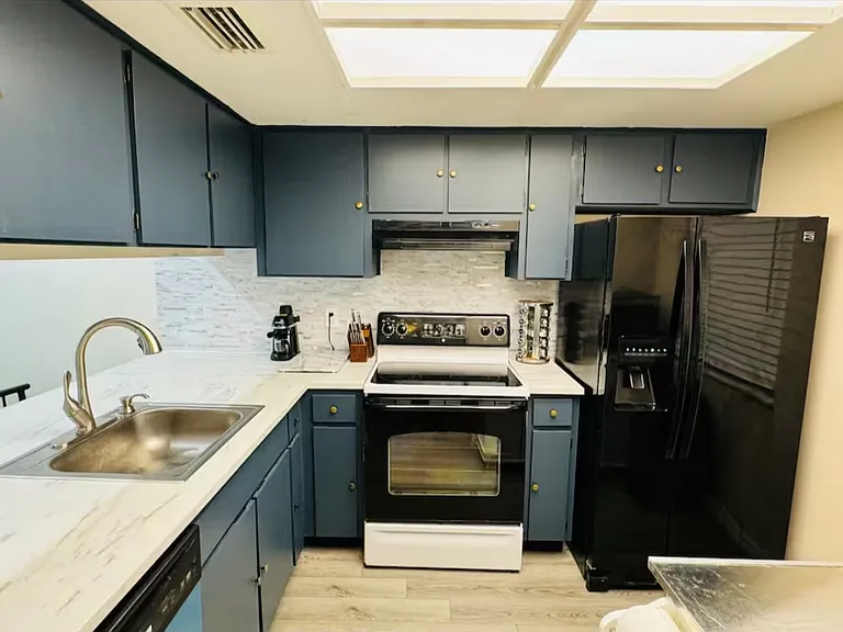 5020 Terrace Palms Cir #202 — Photo 8
