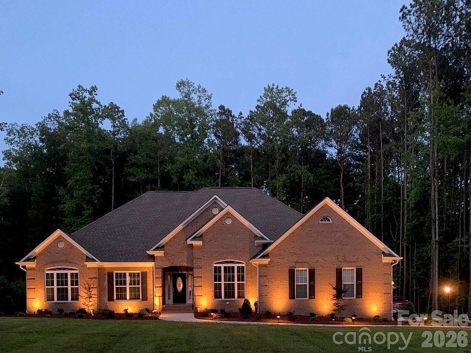 1st image of 160 Worthington Dr
