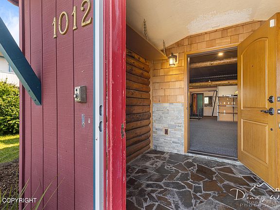 3rd image of 1012 E 9th Ave