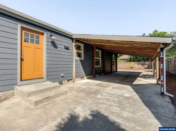 376 23rd St NE, Salem, OR 97301