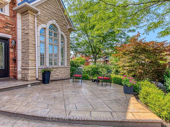 4th image of 2298 Salcome Dr