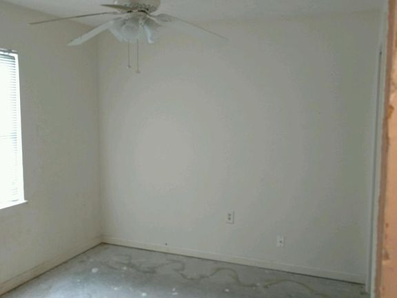 5th image of 2102 E 6th St #B