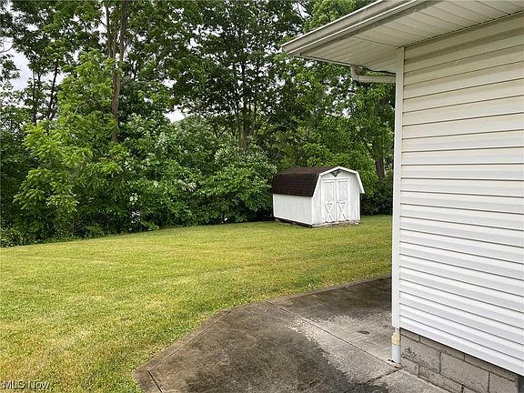 4th image of 438 Parkview Dr