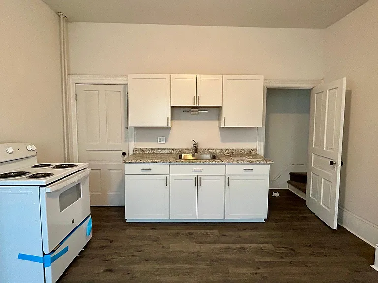 270 Grant St — Photo 8