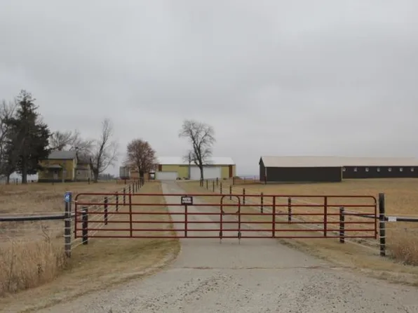 9853 230th St, Clear Lake, IA 50428
